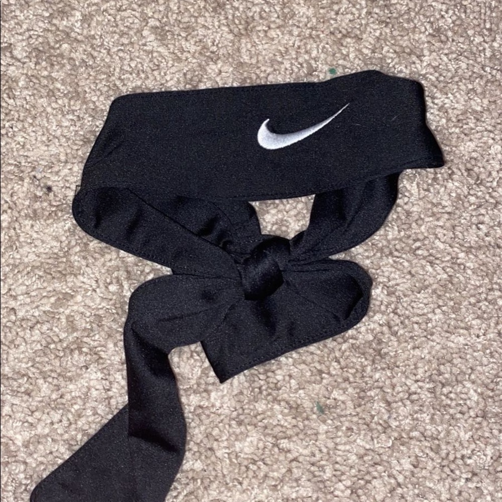 Nike wrap headband
